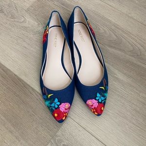 Nine West Embroidered Flats